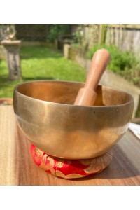 Medium Handbeaten Tibetan Singing Bowl - Lunar Harmony Singing Bowl - Handcrafted in Kathmandu
